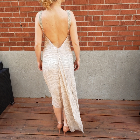 Stunning Evening Gown - Picture 2 of 6